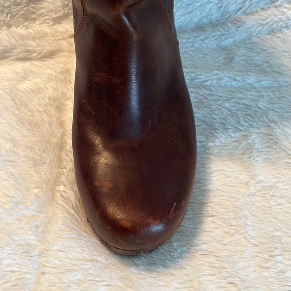Ugg boots women’s size 9. Brown leather. - Picture 10 of 16